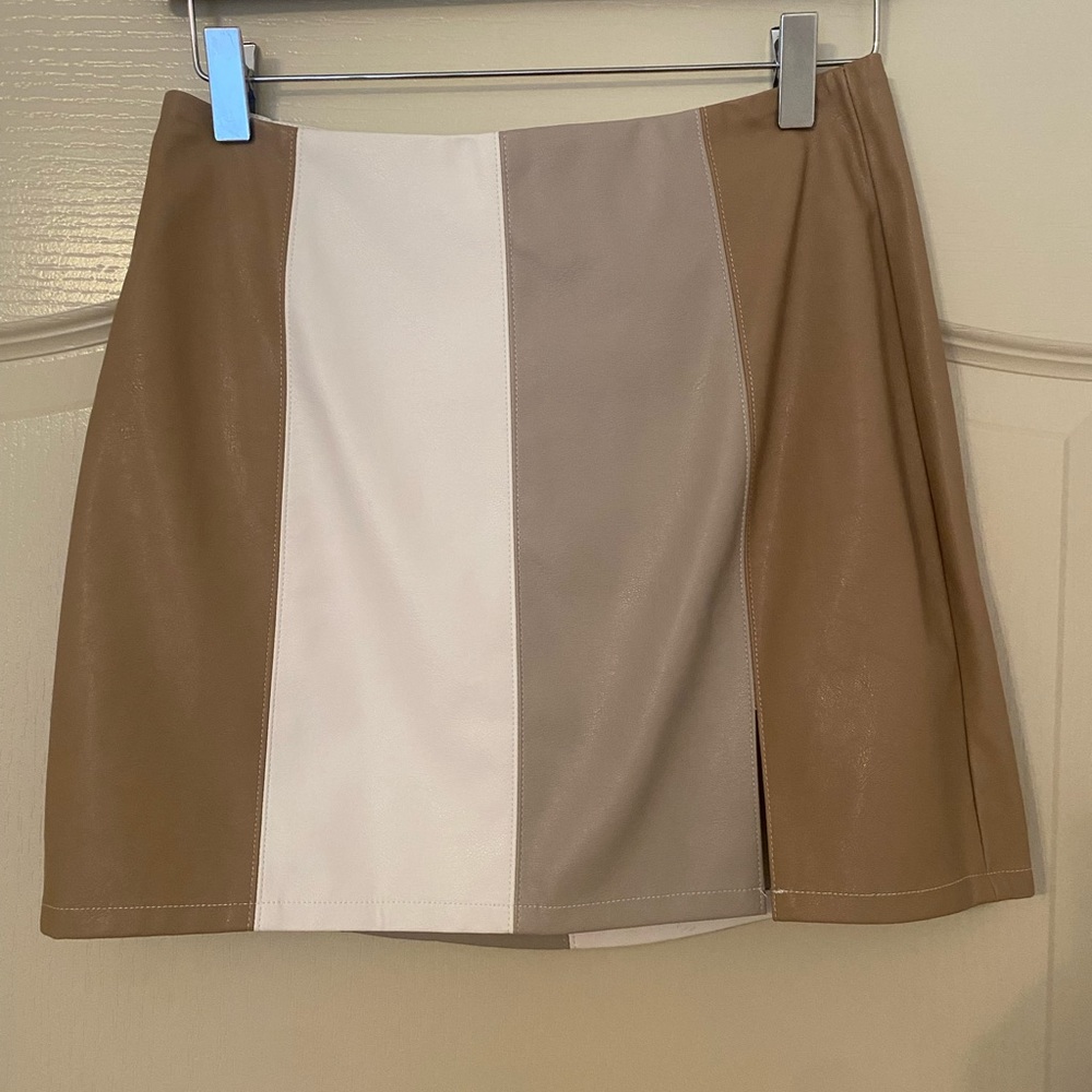 Faux leather mini skirt